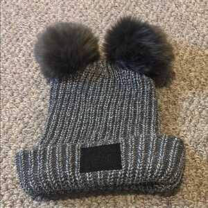 Cozy Gray Knit Pom-Pom Beanie